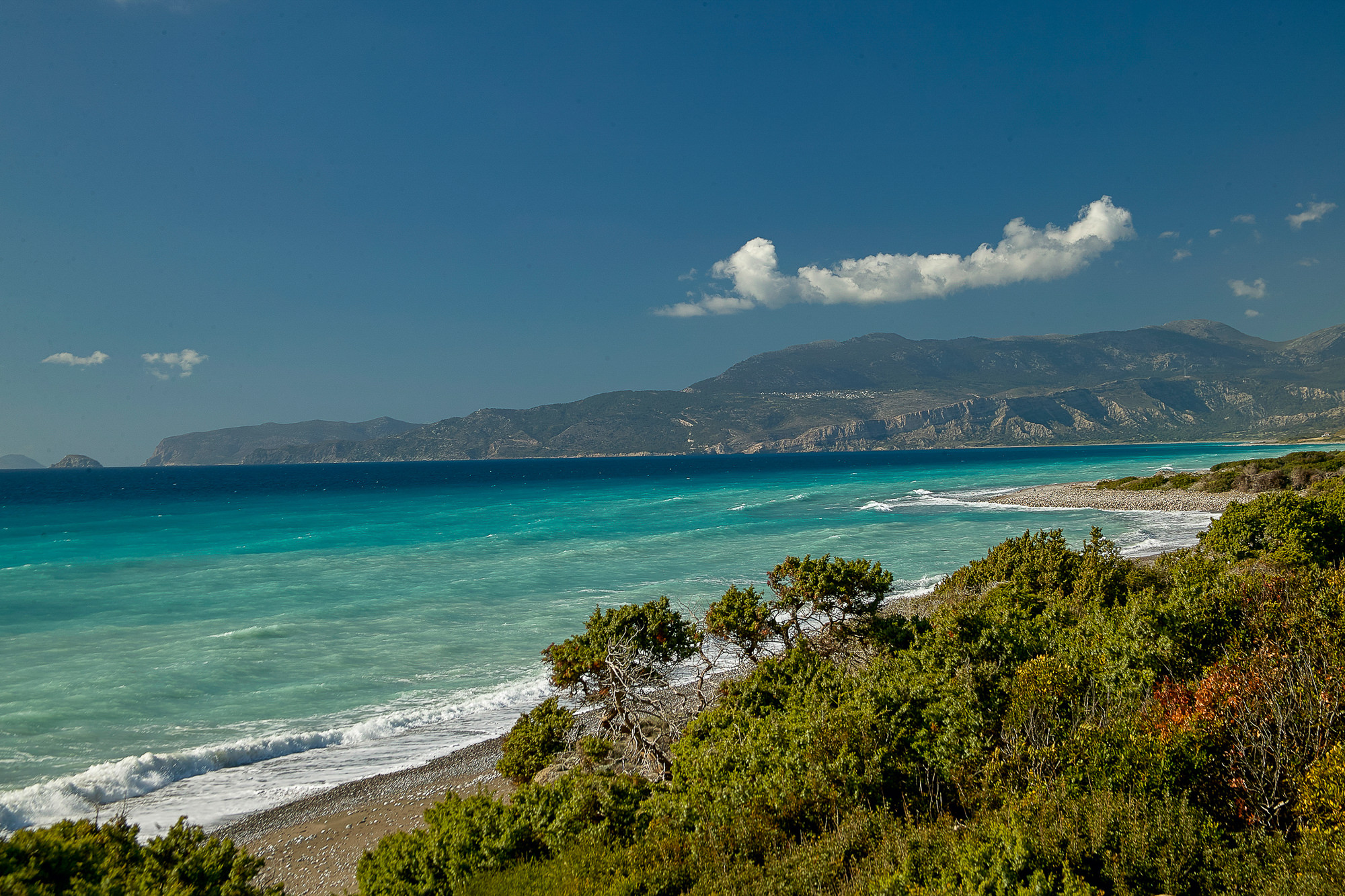 Küstenstreifen im Frühling